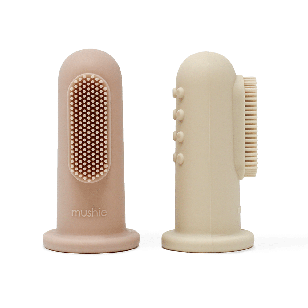 brosse à dents bébé brosse à doigt Mushie blush + sand