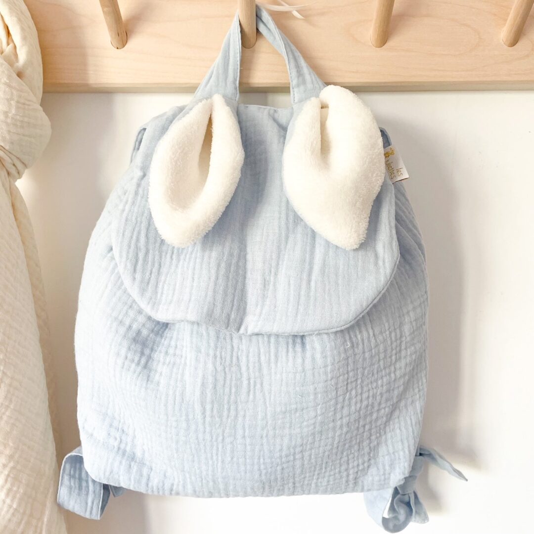 sac à dos lapin gaze de coton bleu glacier les Juliettes oreilles lapinou