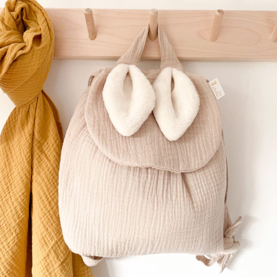 sac à dos lapin gaze de coton latte les Juliettes oreilles lapinou