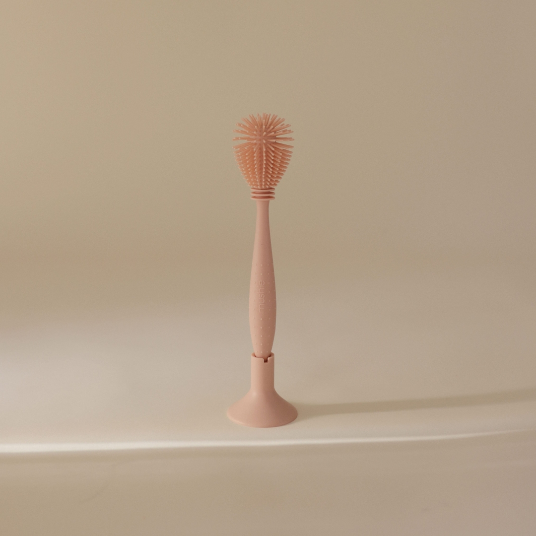 goupillon biberon en silicone blush mushie brosse nettoyage biberon