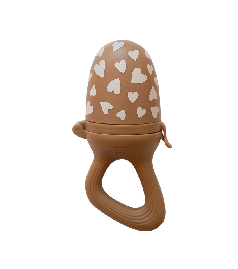 Tétine grignoteuse coeurs camel zakuw pour diversification alimentaire et soulager les poussées dentaires collection fall in love