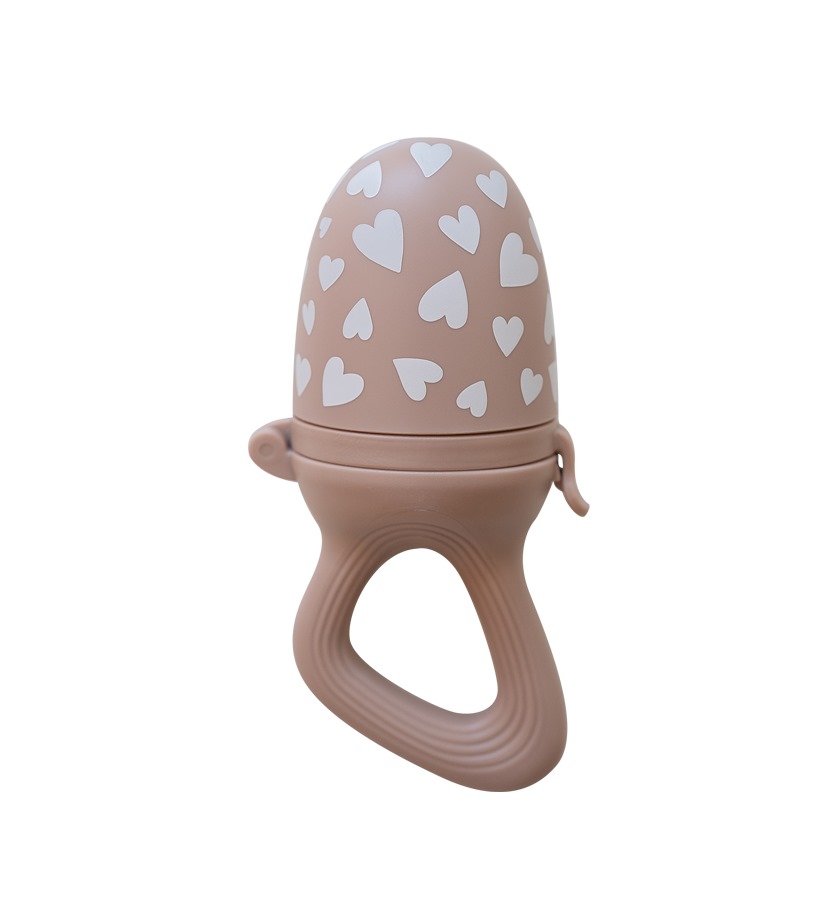 Tétine grignoteuse coeurs taupe zakuw pour diversification alimentaire et soulager les poussées dentaires collection fall in love