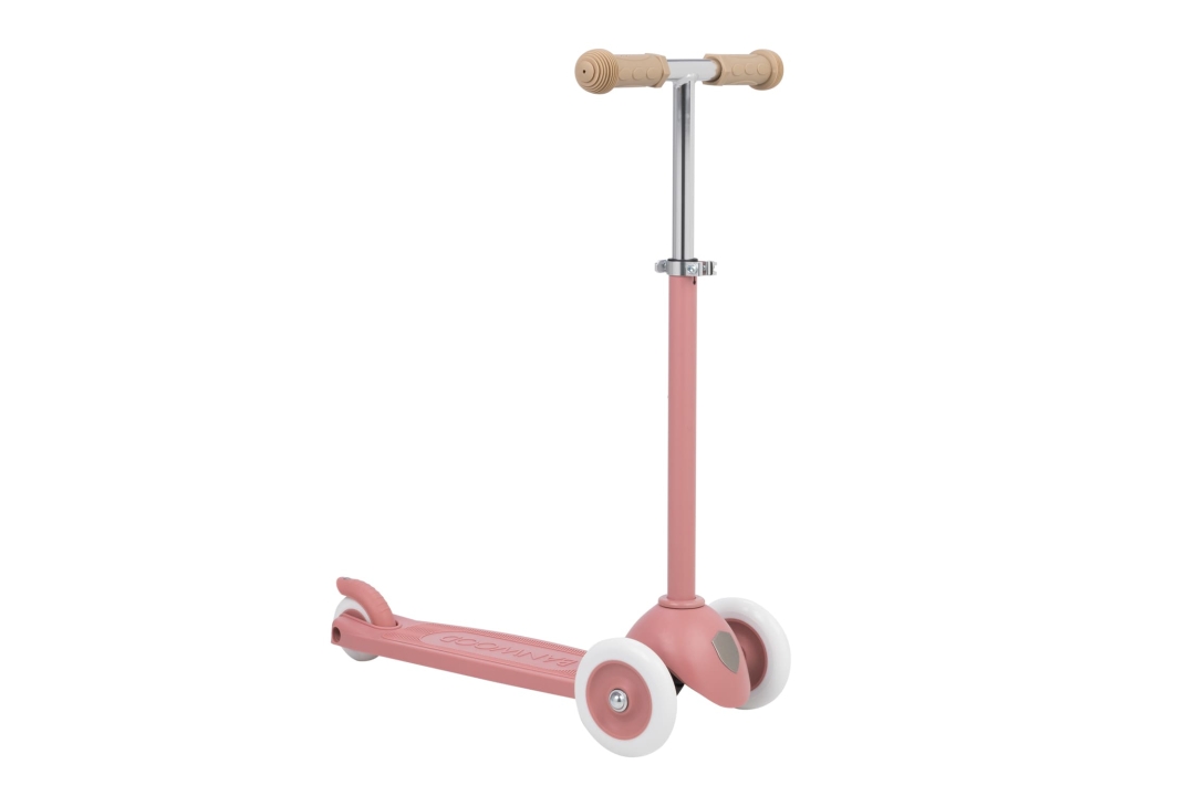 trottinette eco banwood raspberry framboise rose eco responsable scooter